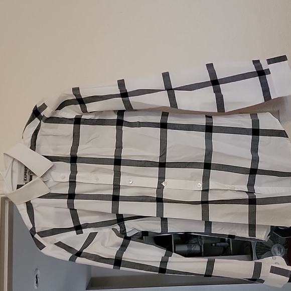 Express, fitted medium, checkered, black and white - Picture 1 of 1